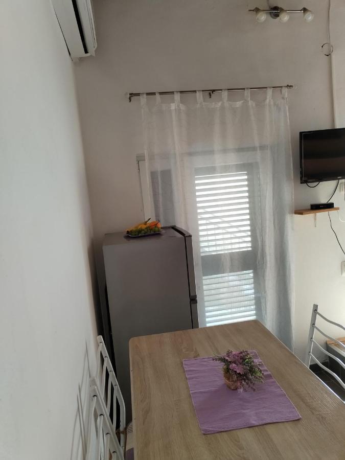 Ema Apartment Prvic Sepurine Bagian luar foto