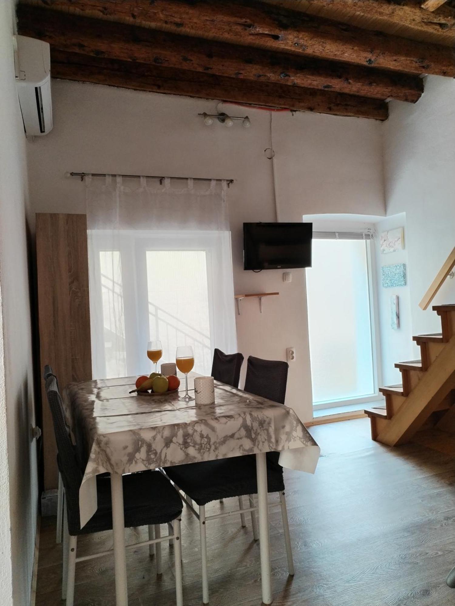 Ema Apartment Prvic Sepurine Bagian luar foto