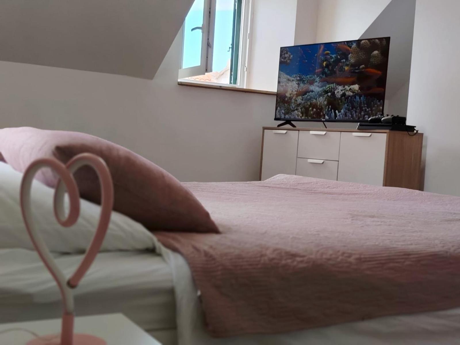 Ema Apartment Prvic Sepurine Bagian luar foto